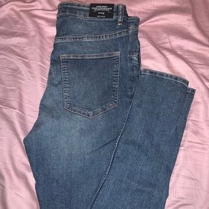 Dark washed super skinny jeans